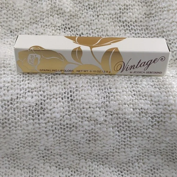 Vintage by Jessica Liebeskind Sparkling Lip Gloss in Pink Sequin, 2.8g/0.10oz - Picture 3 of 11